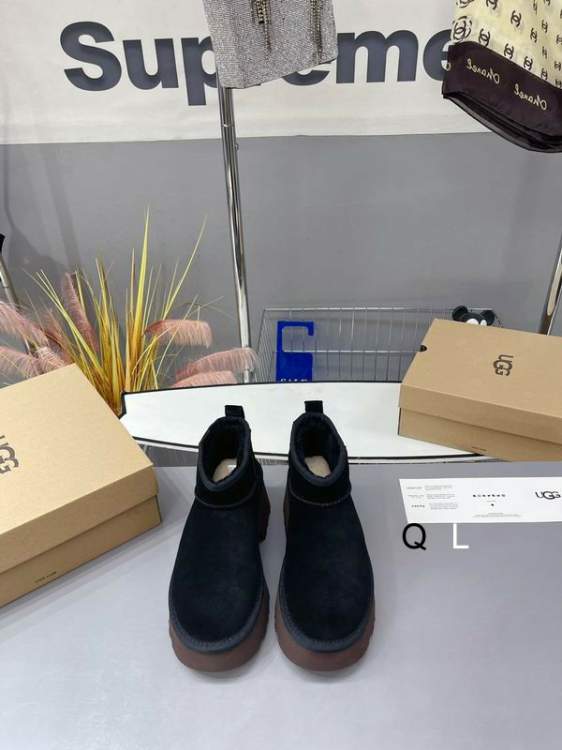 Picture of UGG Shoes _SKUUGGsz35-40QL101919817